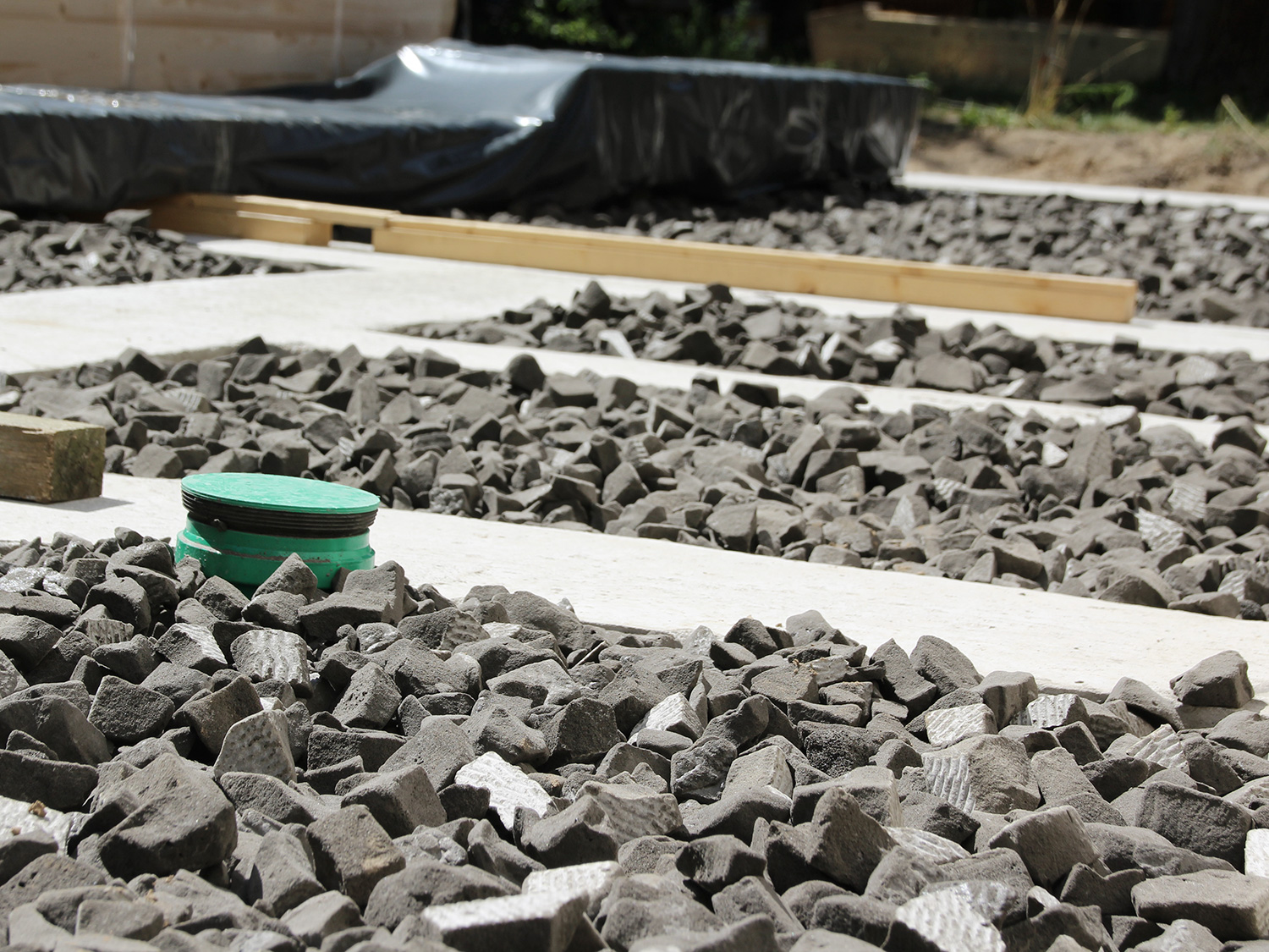 neubau-eines-reihenhauses-in-holz-stroh-modulbauweise-schaumglasschotter_daemmung_neubau