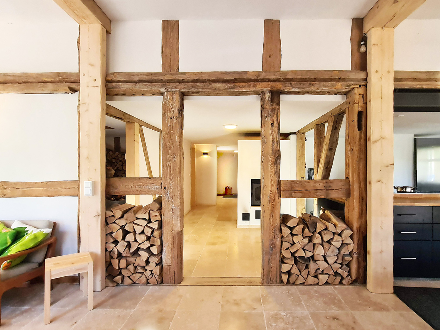 spreeplan-naturhaus-schorfheide-denkmalschutz-fachwerkhaus-oekologische-sanierung-gesund-bauen-diele